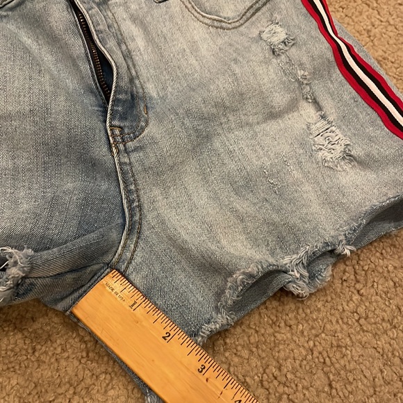 Guess shorts - Picture 3 of 4